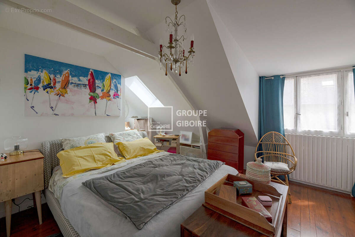 A VENDRE - NOUVEAUTE - EXCLUSIVITE GIBOIRE - RENNES Sainte-Thérèse - Maison d'environ 100 m2 (120 m² au sol) exposée sud/ouest - photo 7