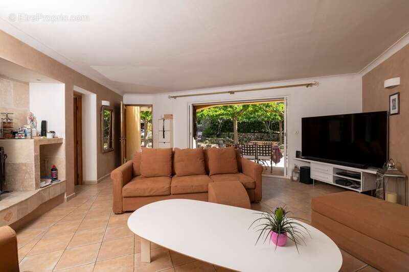Maison à SOLLIES-TOUCAS