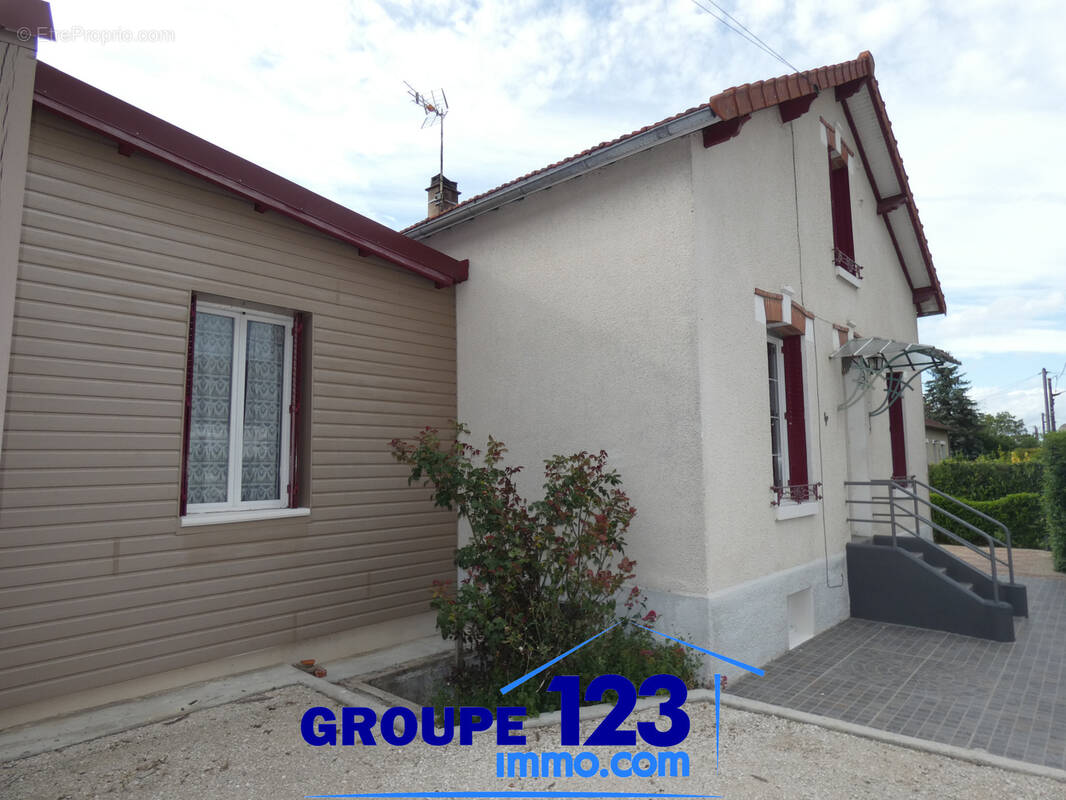 Maison à CHARMOY