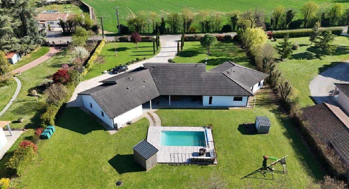 Maison à RUFFEC
