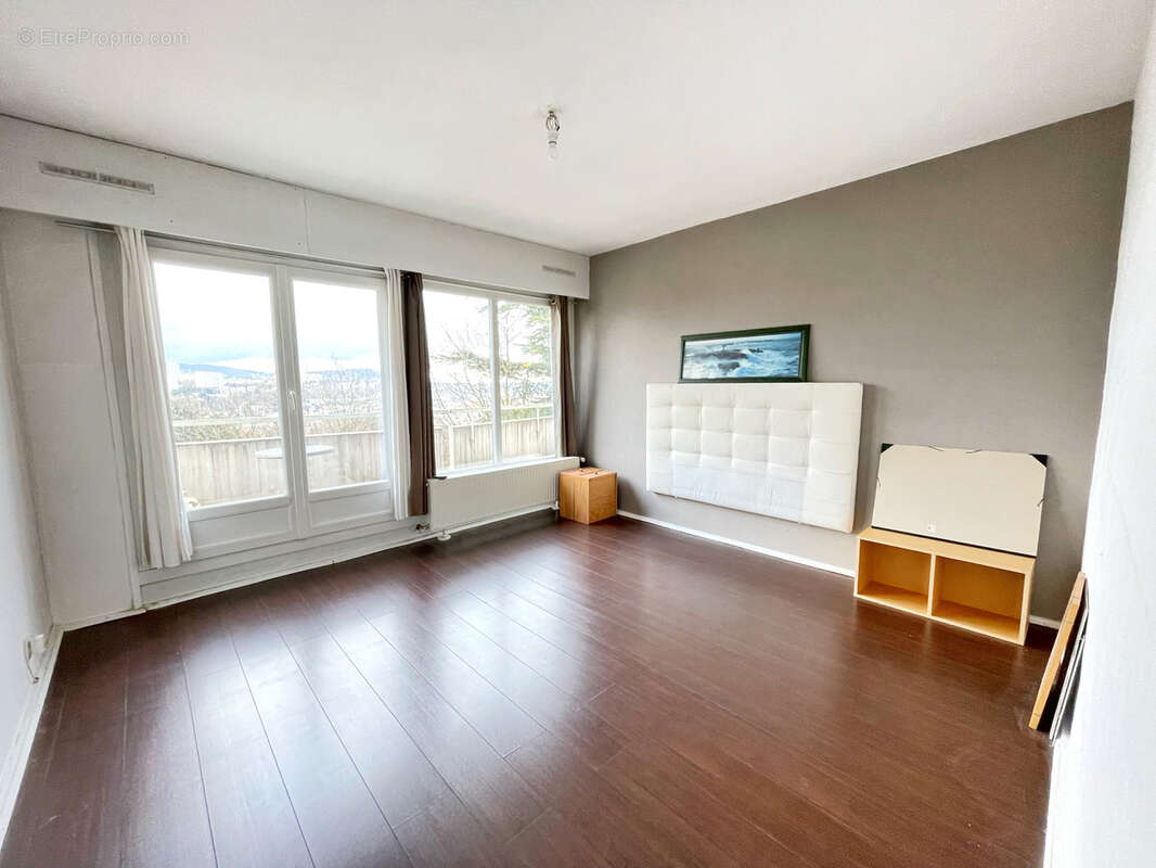Appartement à TASSIN-LA-DEMI-LUNE