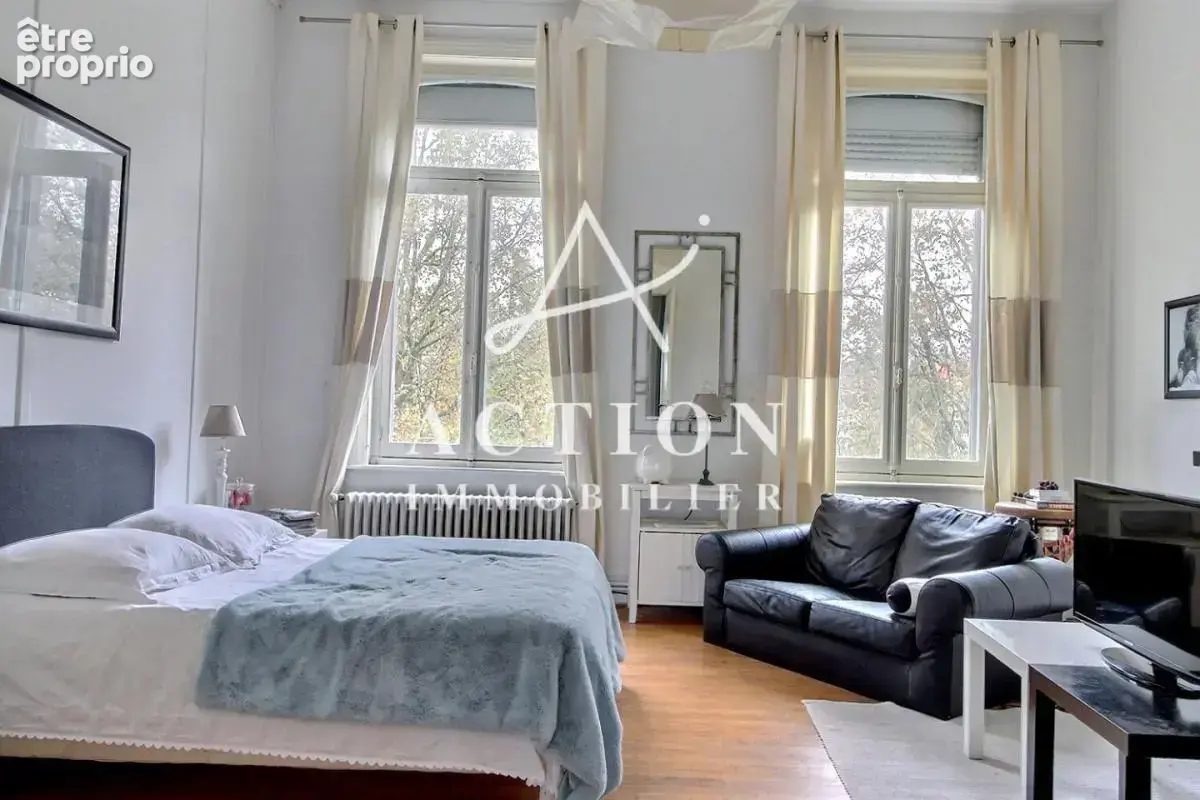 Appartement 183 m2, 4 chambres dans Hôtel particulier  Place de la Victoire - photo 7