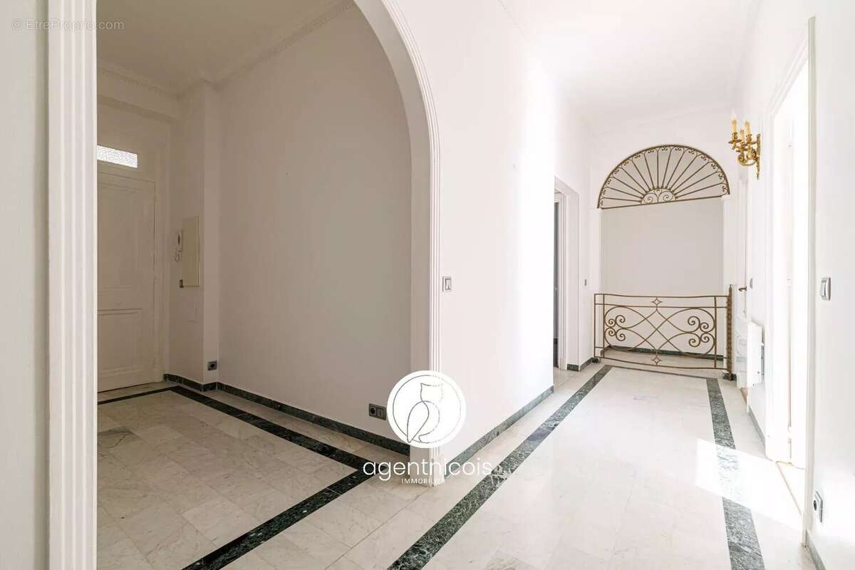 Appartement à BEAUSOLEIL