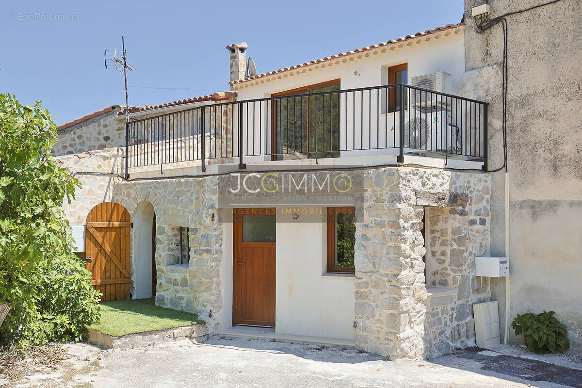 Maison à SOLLIES-TOUCAS