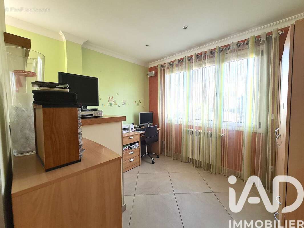 Maison 160 m² à Gagny  - photo 7
