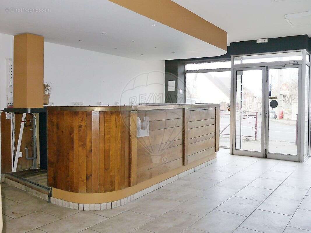 Commerce à SAINT-POURCAIN-SUR-SIOULE