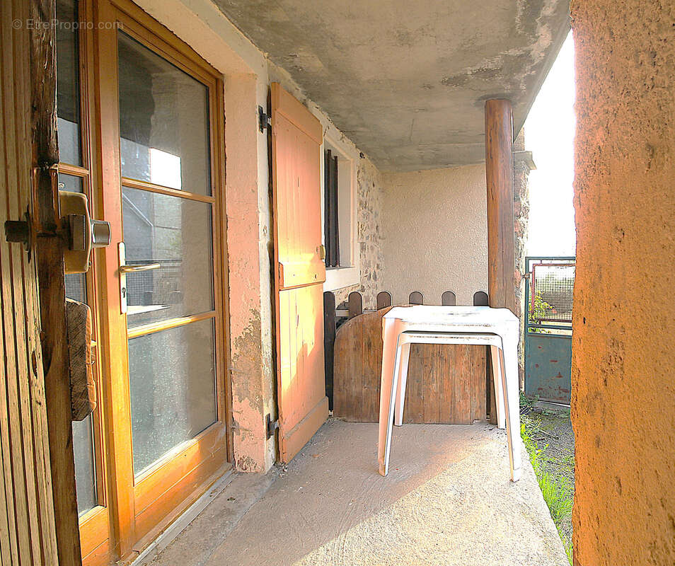 Maison à SAINT-POLGUES