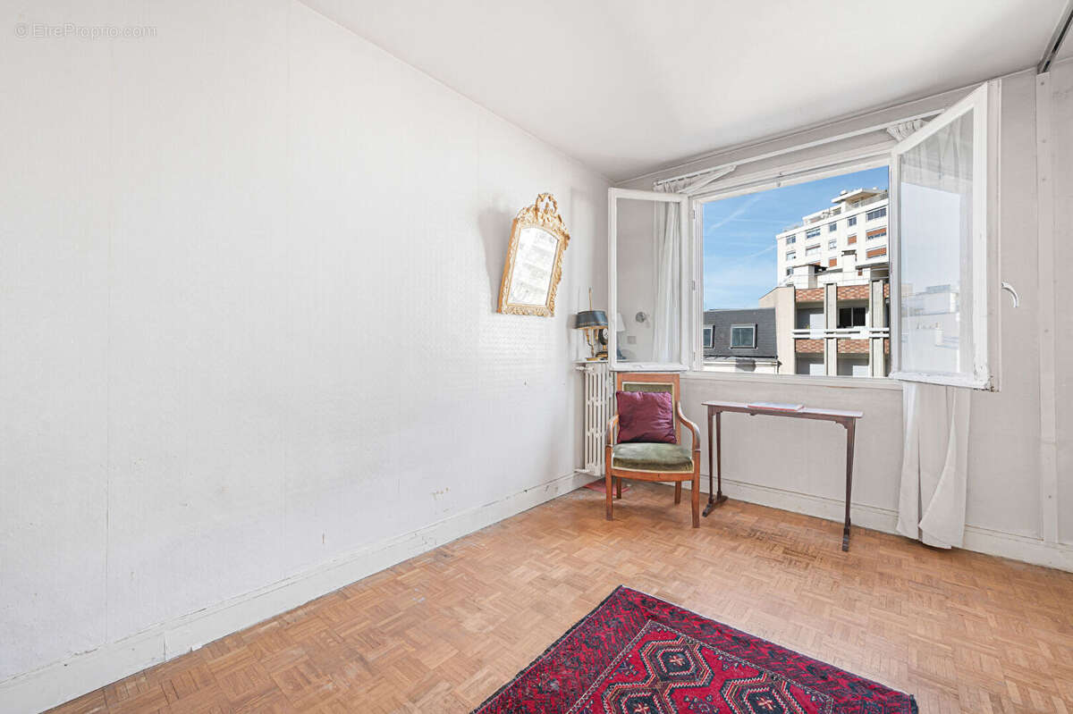 Appartement à PARIS-14E