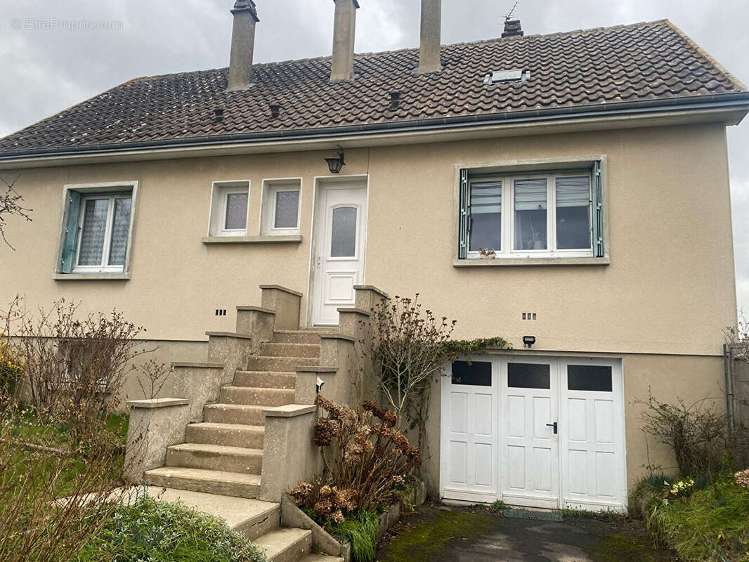 Maison à BELLOU-SUR-HUISNE