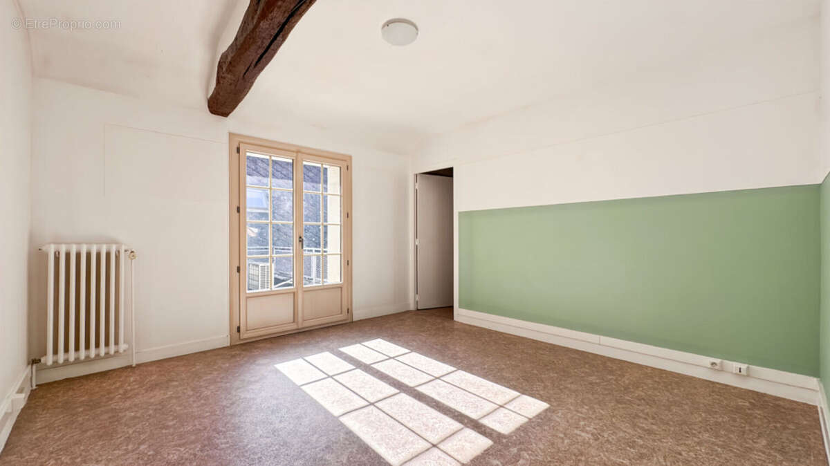 Appartement à VEIGNE