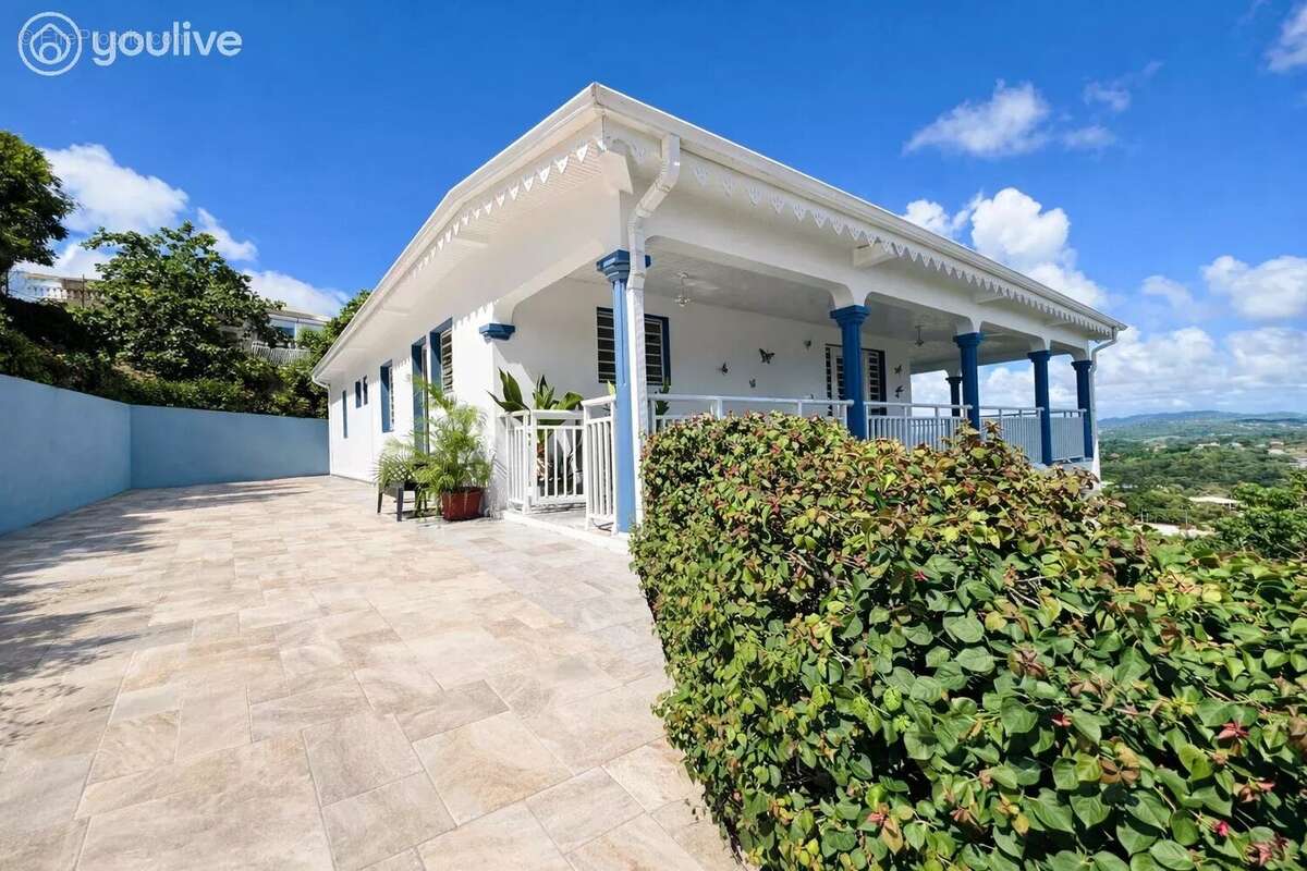 Maison à RIVIERE-SALEE