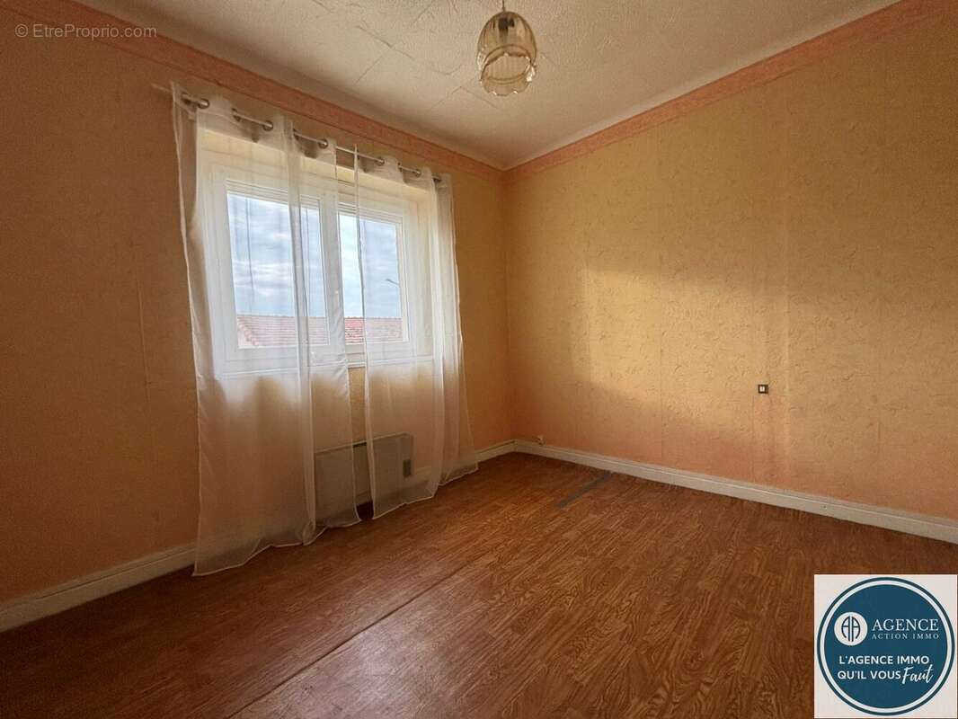 Maison à SAINT-MAURICE-L'EXIL