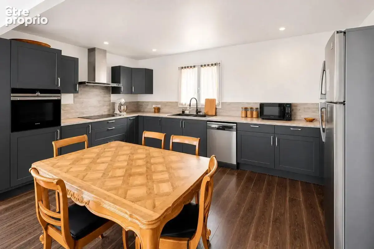 Belle maison familiale avec 4 chambres, grand garage et jardin arboré - photo 7