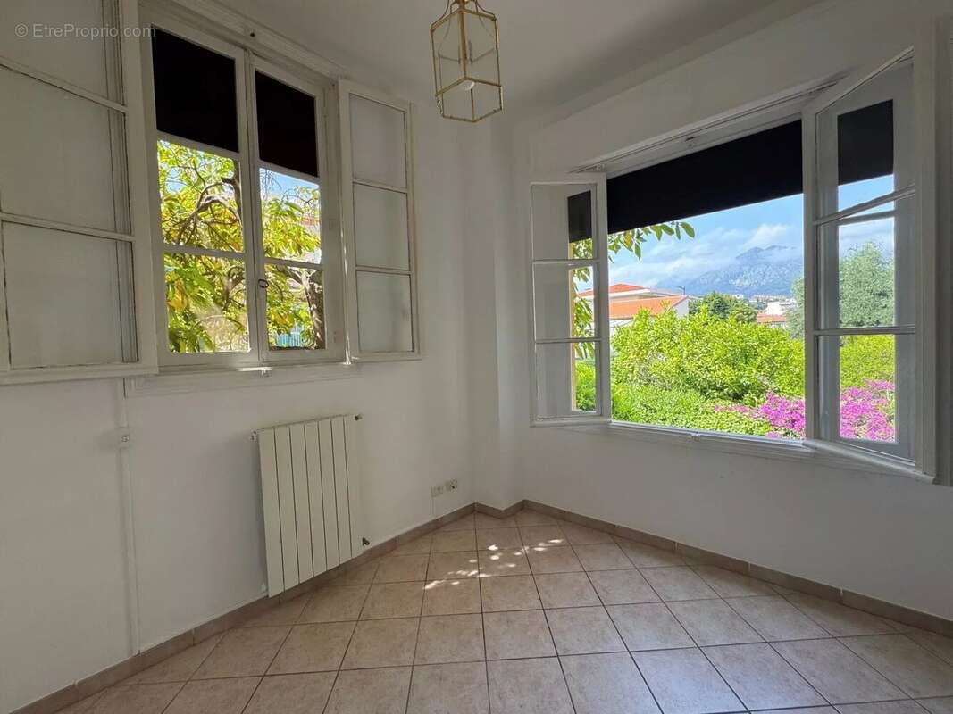 Appartement à ROQUEBRUNE-CAP-MARTIN