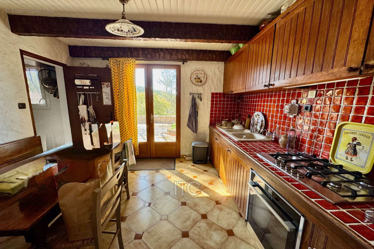 Maison à VARAGES