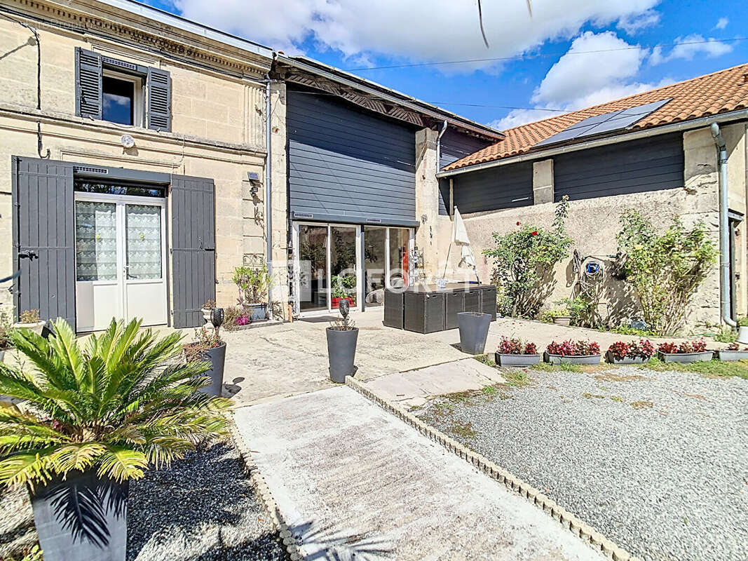 Maison à CIVRAC-DE-BLAYE