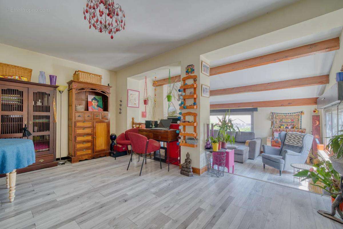Maison de 6 pièces de 157 m² à La Rochelle - photo 4