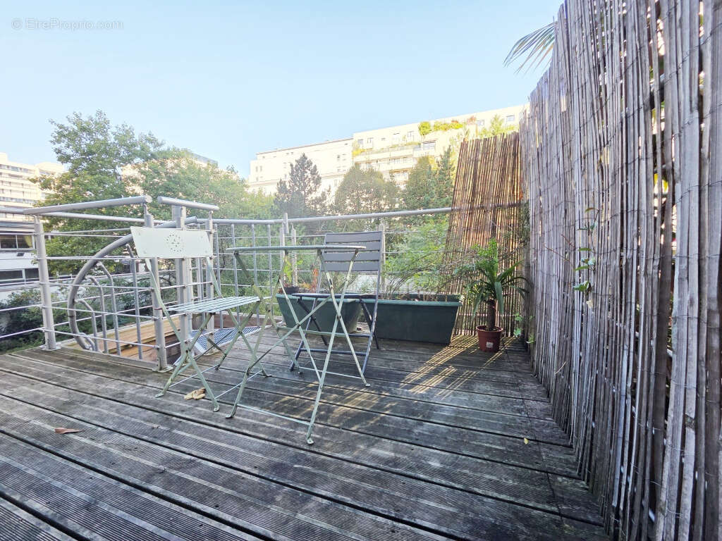 Appartement à PARIS-19E