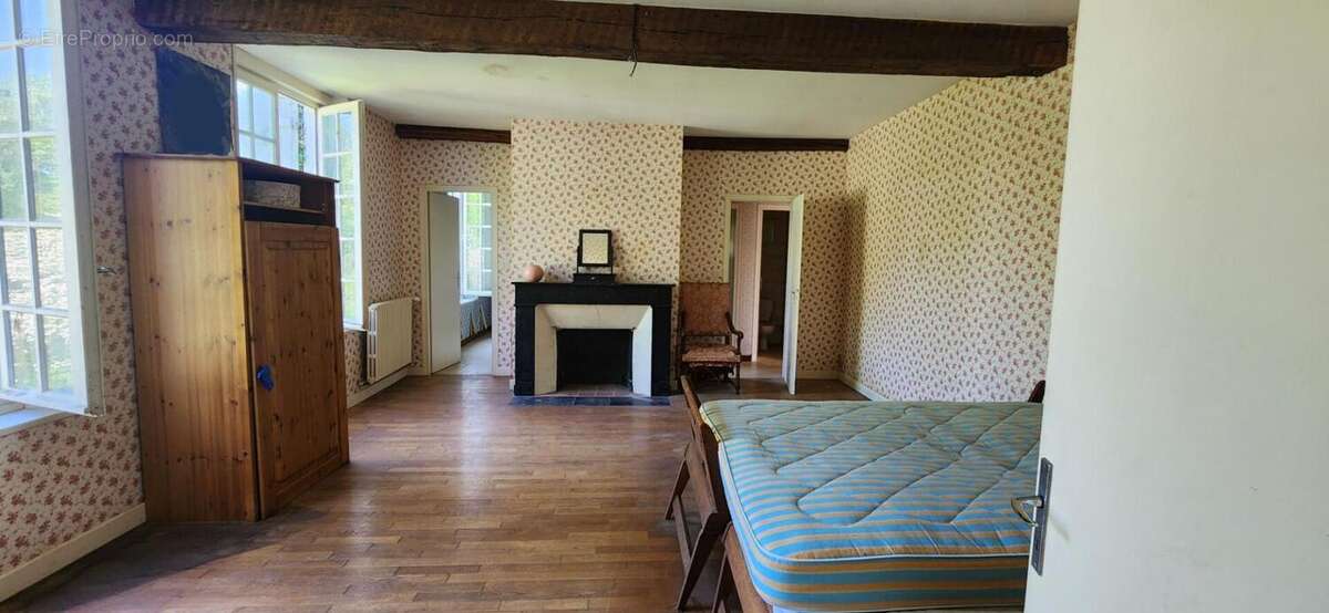 Maison à SAINT-REMY-EN-BOUZEMONT-SAINT-GENEST-ET-ISSON