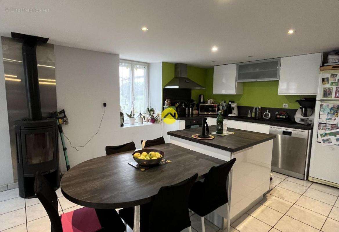 Maison à SAINT-PRIEST-BRAMEFANT