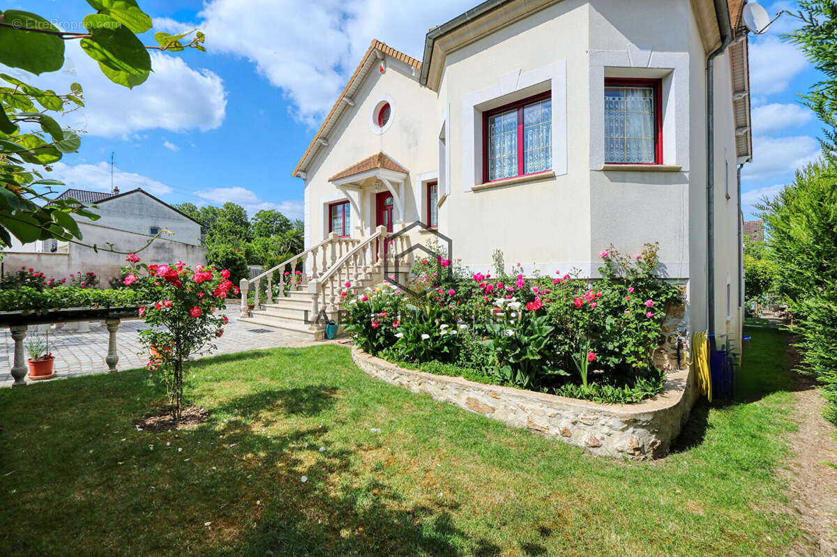 Maison à VILLECRESNES