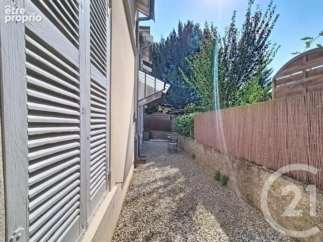 Appartement 2 pièces 49 m² à vendre à Sathonay-Camp (69580) - photo 9
