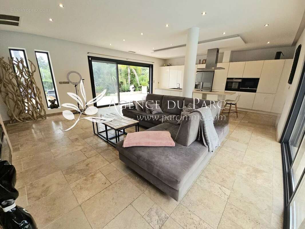 Maison à MOUGINS