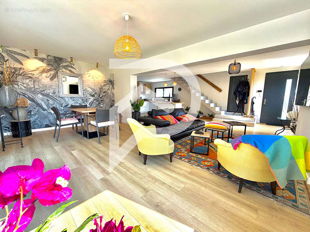 Maison à OS-MARSILLON