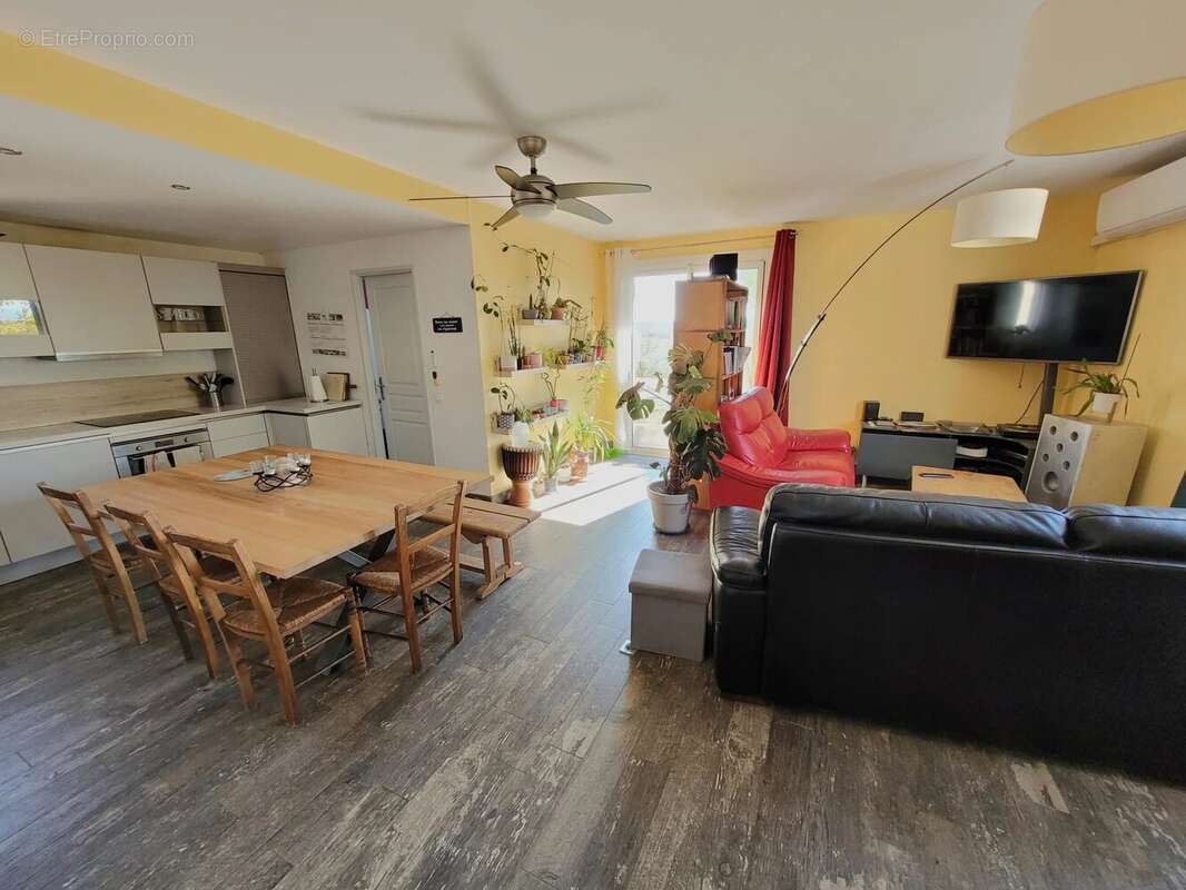 Maison à SAINT-HILAIRE-DE-BRETHMAS