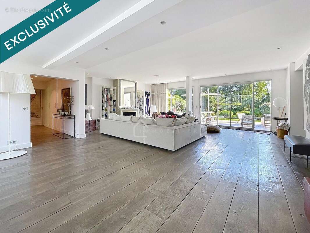 Maison 280 m² à Rocquencourt  - photo 2