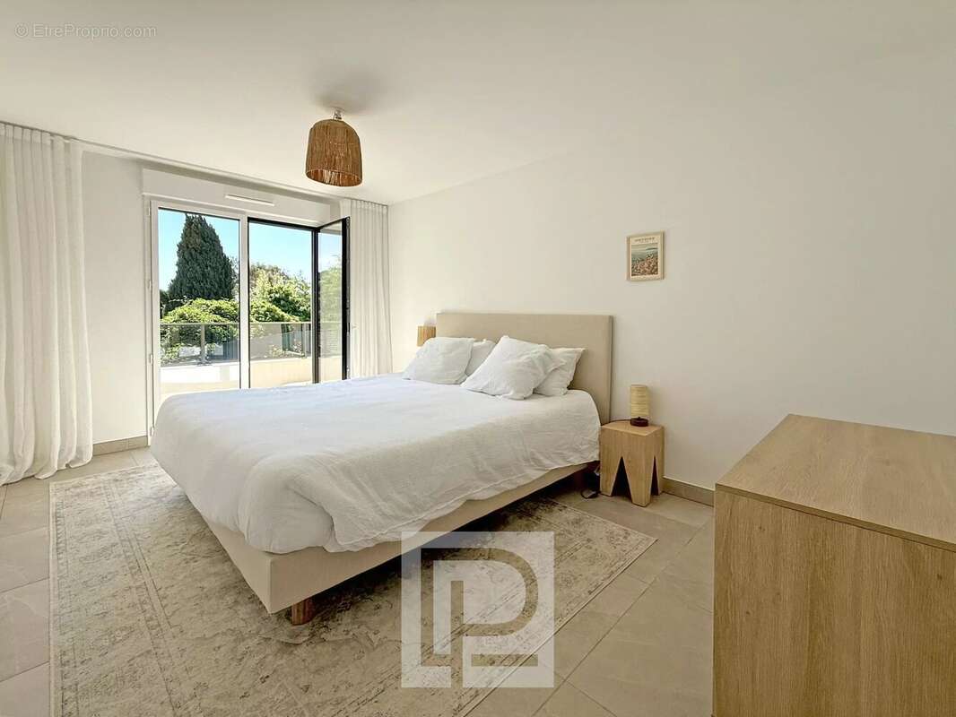 Appartement à MOUGINS