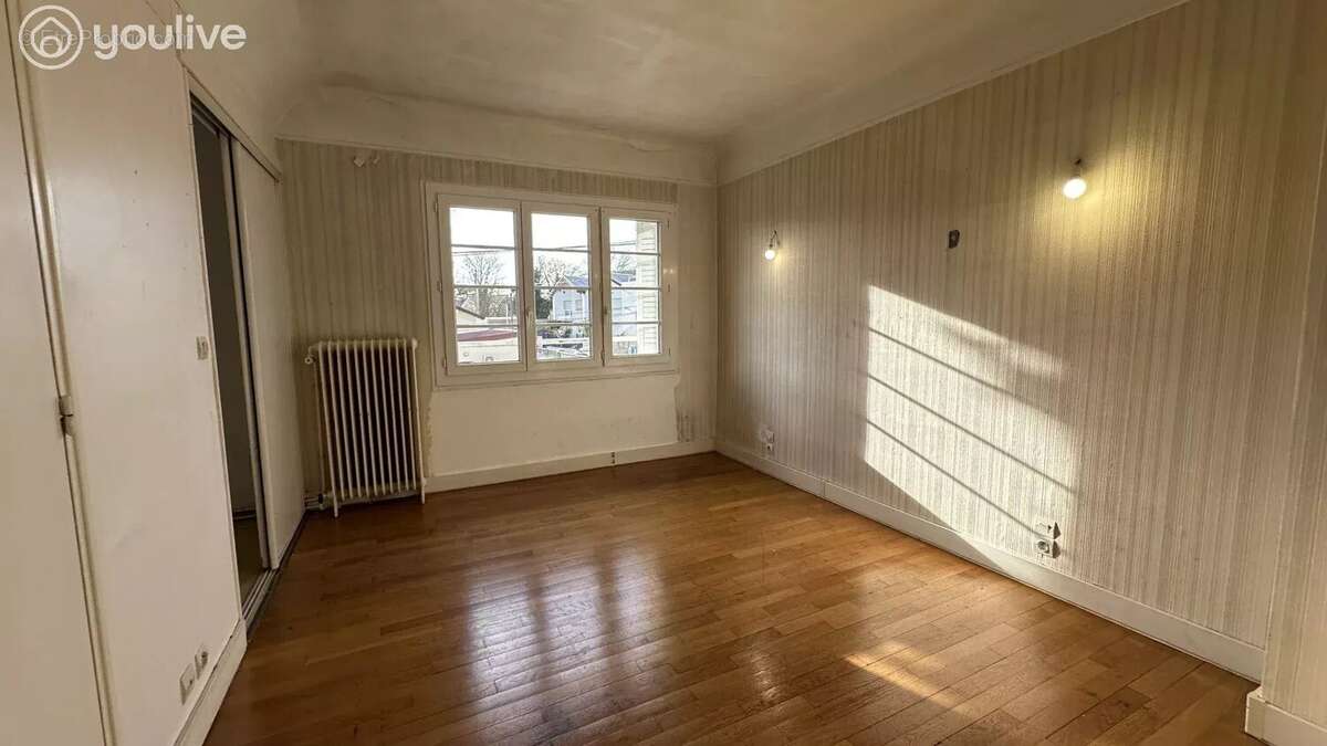 Maison à SAINT-GERMAIN-LES-ARPAJON