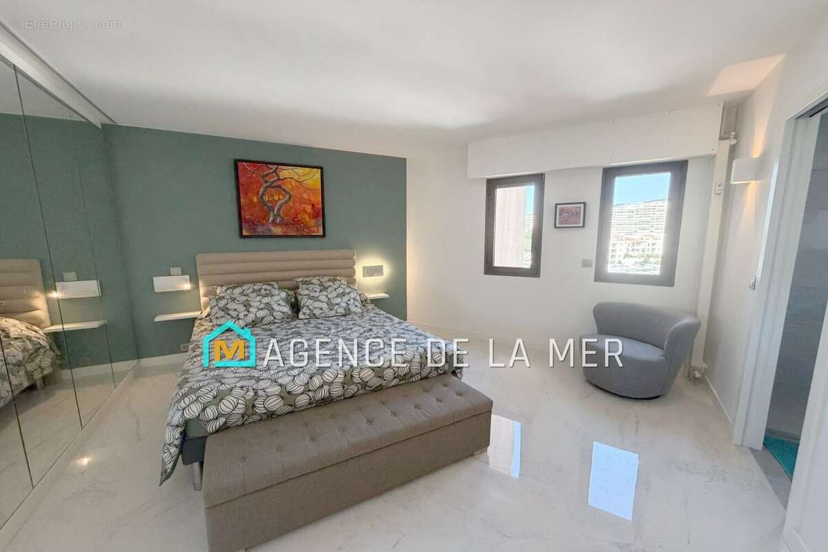 Appartement à MANDELIEU-LA-NAPOULE