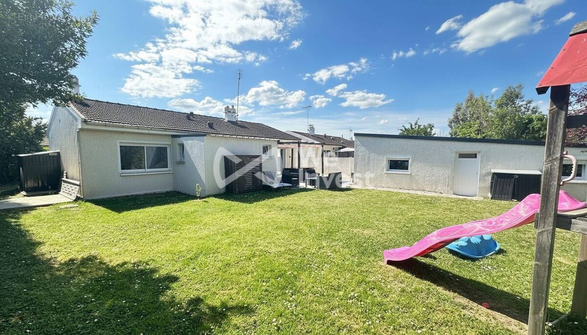 Maison à AMILLY