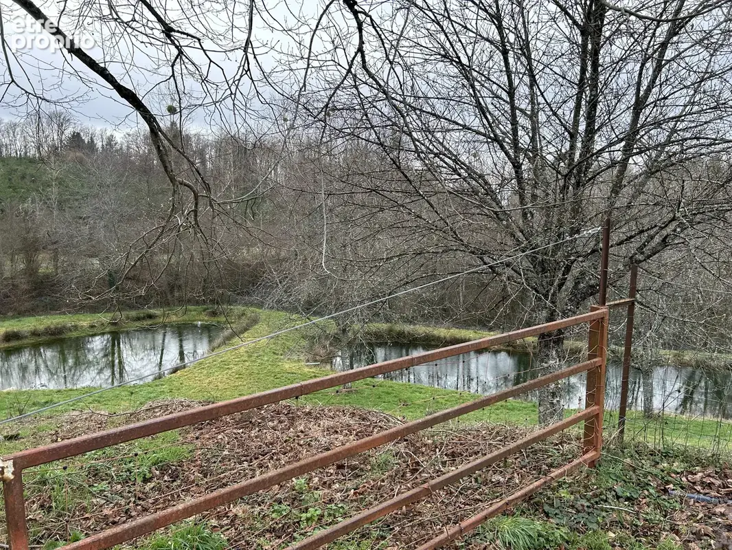 Grande maison familiale avec de nombreuses dépendances et un fort potentiel commercial - photo 14
