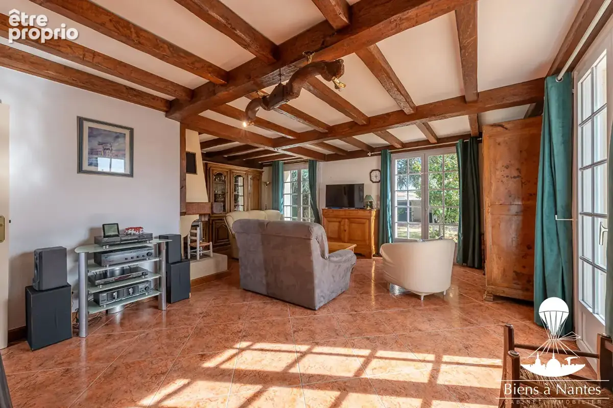 A VENDRE Propriété de 2 Maisons sur  2219 m² de terrain St Julien De Concelles - photo 5