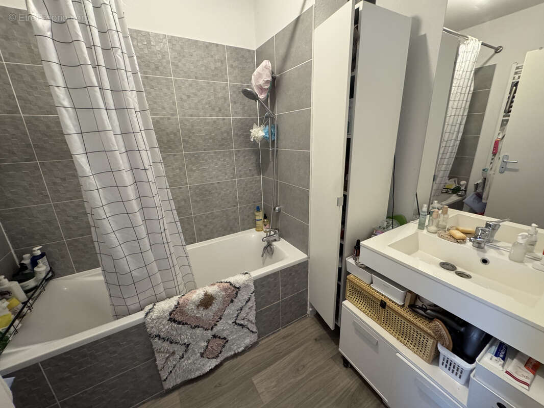 Appartement à PAREMPUYRE