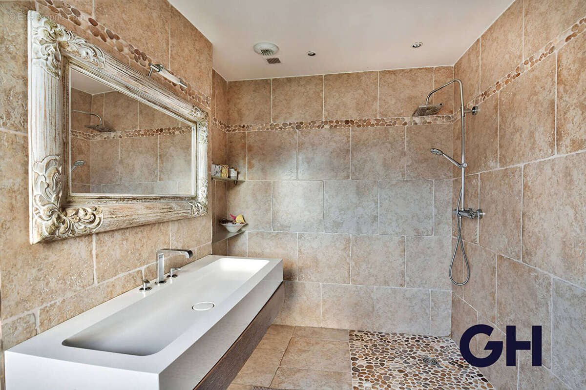 Maison à VILLEURBANNE