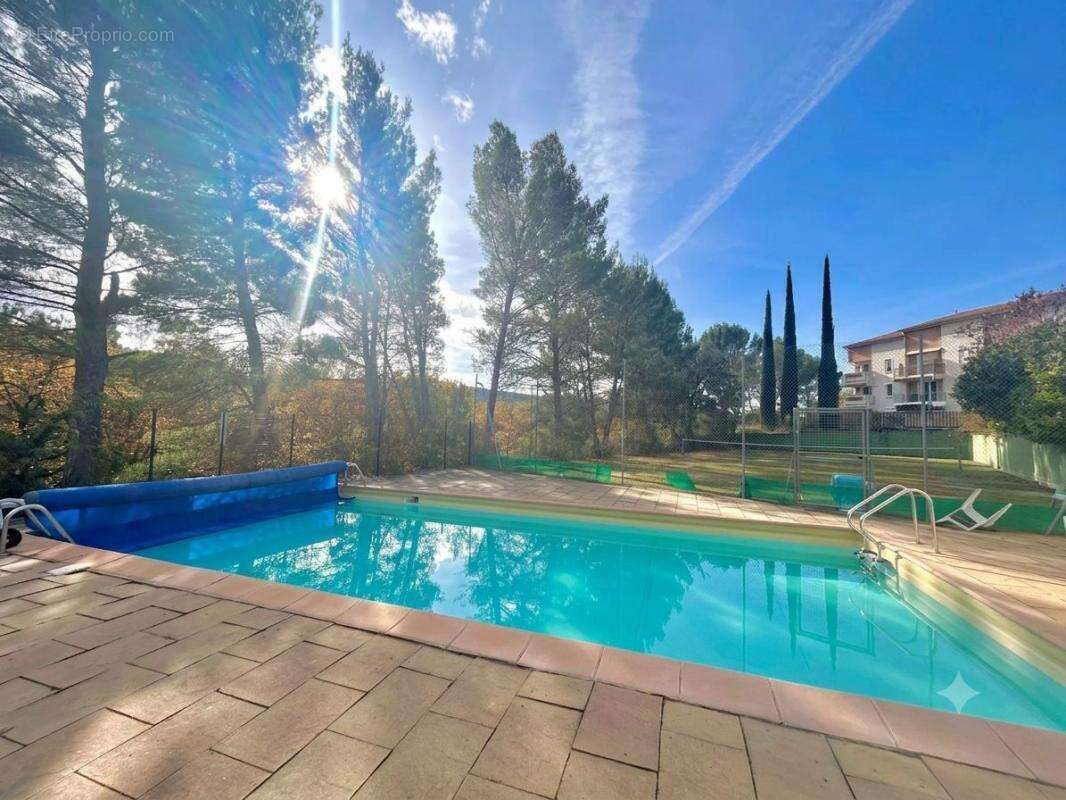 Appartement à GREOUX-LES-BAINS