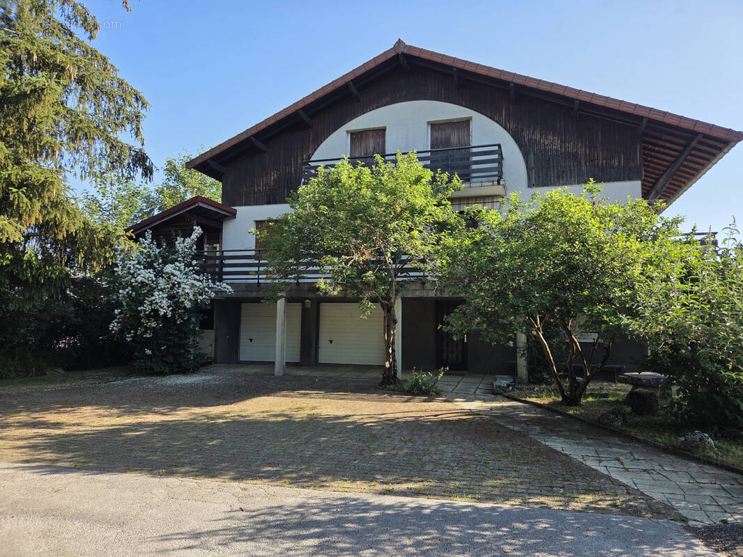 Maison à DOUBS