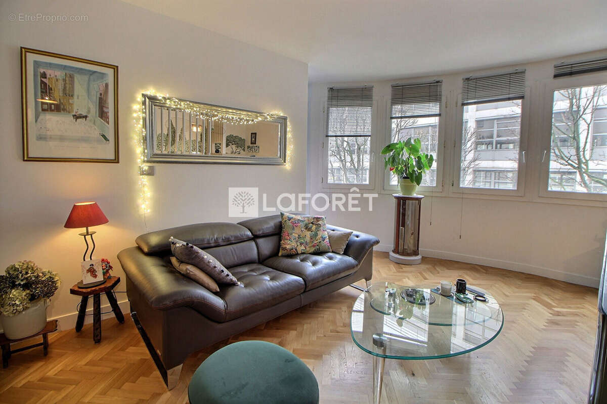 Appartement à SURESNES