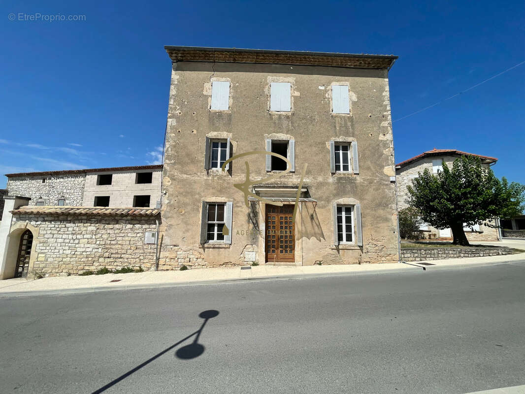 Orgnac l' aven centre village - photo 3
