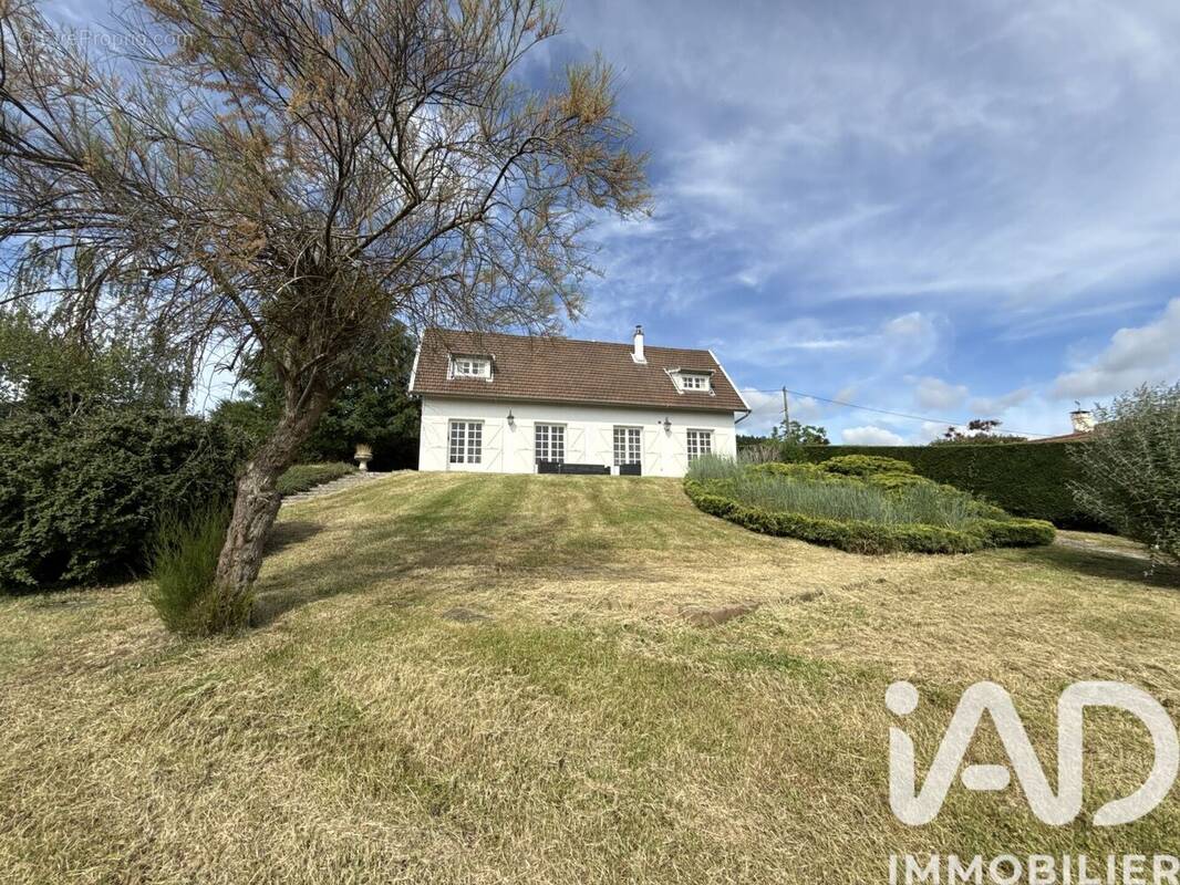 Photo 1 - Maison à SAINT-HAON-LE-VIEUX