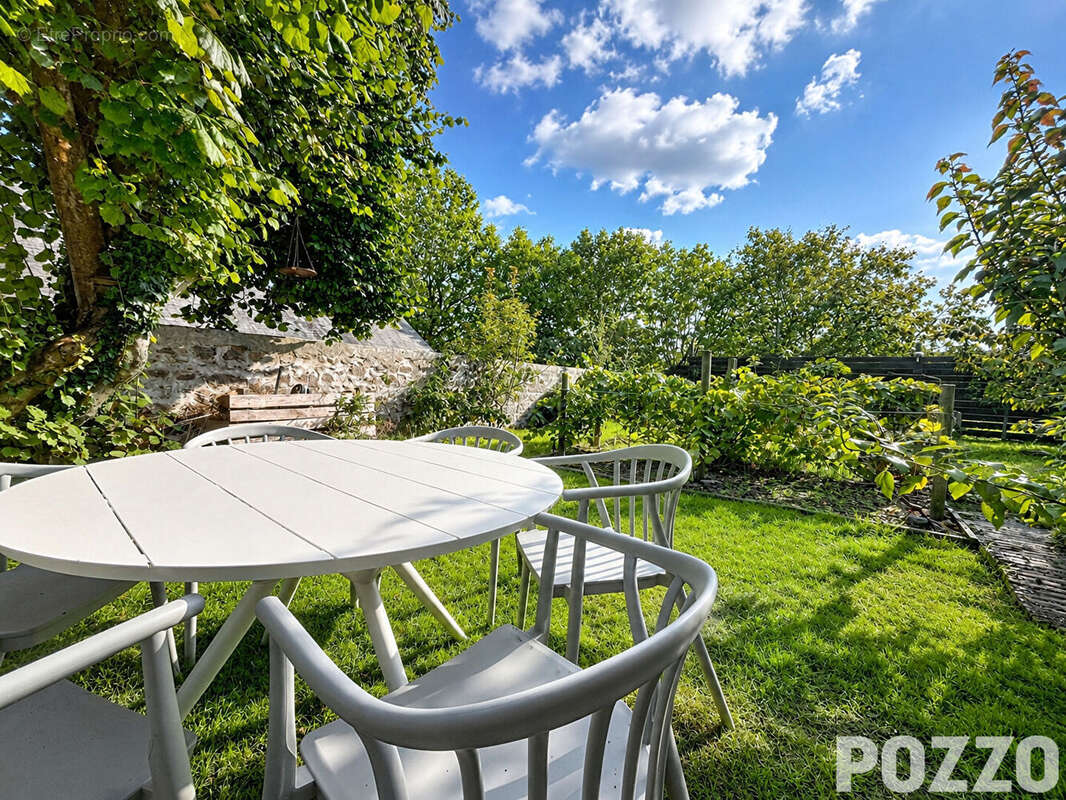 EXCLUSIVITÉ : Coutances Centre Ville, vie de plain pied, 4ch, 123m2, 881m2 de terrain, beaux volumes et belles prestations. - photo 14