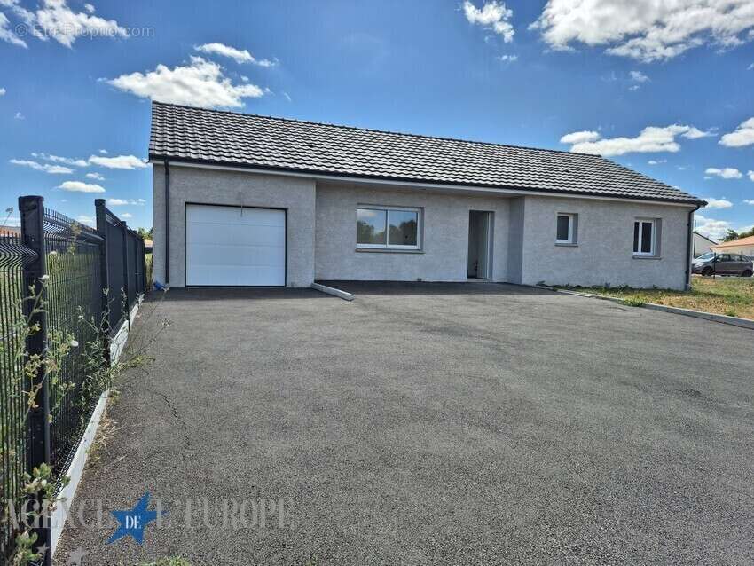 Maison à COGNAT-LYONNE