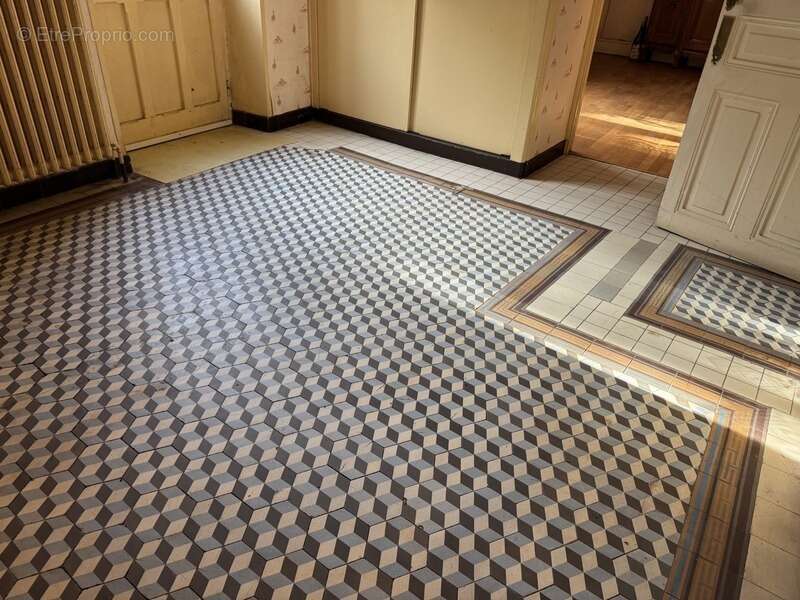 Maison à vendre 7 pièces GENELARD (71) - photo 6
