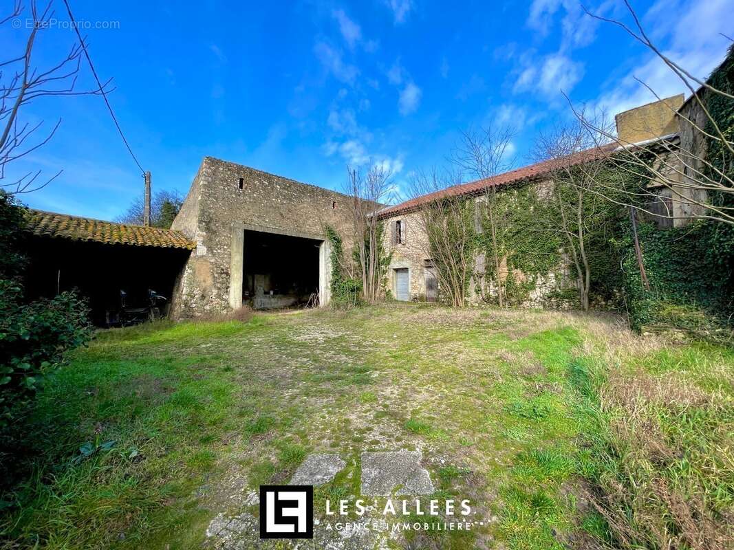 Maison à LES GRANGES-GONTARDES