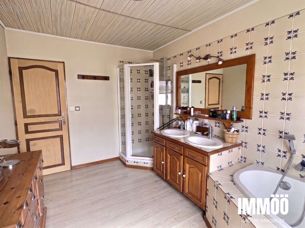 Maison 155 m² à Mont-De-L'if  - photo 7