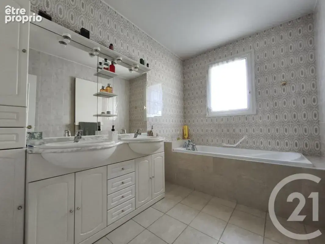 Maison 188 m² à Mions  - photo 13