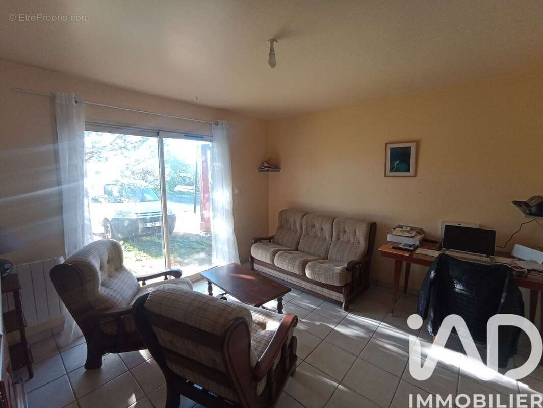 Maison 90 m² à Menigoute  - photo 4